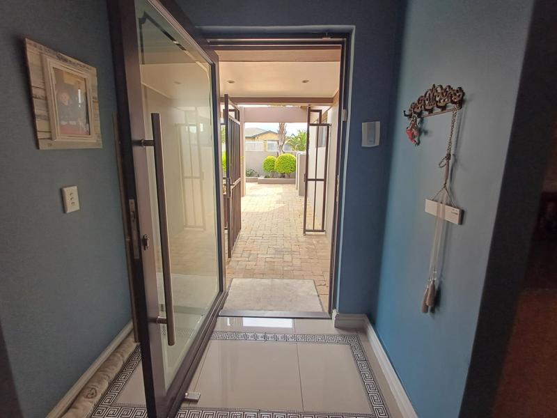 3 Bedroom Property for Sale in Gordons Bay Western Cape